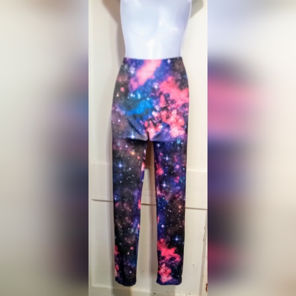 🛍️ BUNDLE ONLY 🛍️No Boundaries Cosmic Blue and Pink Leggings - Picture 3 of 5